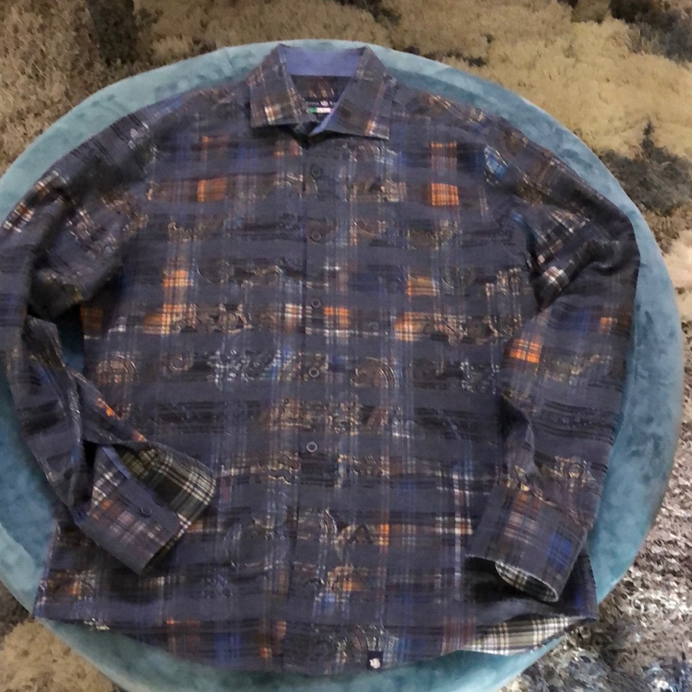 Stone Rose Men’s Button Down Shirt
